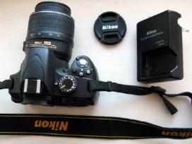 Nikon D3200 su objektyvu Nikon Af-s 18-55mm Vr II