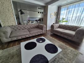 Chesterfield tipo sofos