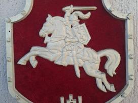 Bareljefas Vytis 1990m.
