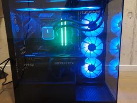 Ryzen 9 9950x3d, Rtx 5080 16gb, 32gb RAM, 2tb SSD.