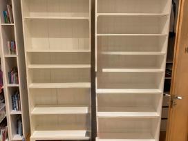 Ikea knygų lentynos.