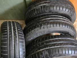 Beveik naujos Dunlop vasarinės padangos 195/65 R15