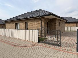 Naujos statybos namas