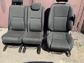 Toyota corola verso salonas