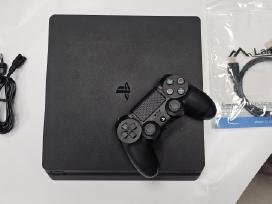 Atrištas Playstation 4 Slim su 45 žaidimais