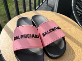 Balenciaga slepetes