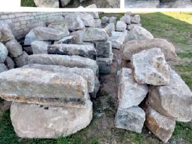 Parduodu rankų darbo skaldytus/tašytus akmenis