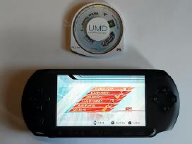 Sony PSP žaidimų konsolė + žaidimai. dėklas