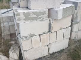 Parduodu:blokeliai,langai,fasado plytelės,plokštės