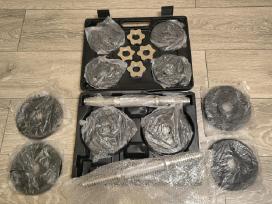 Metaliniai hanteliai su lagaminų