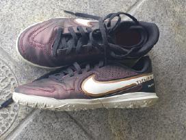 Nike kedukai 32/33