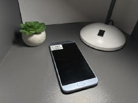 Samsung J7 dalyms