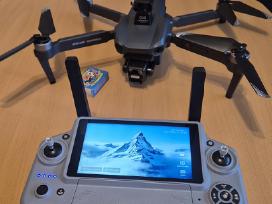 Įspūdingai atrodantis dronas su 3 ašių stabilizato