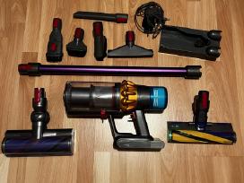 Dyson V15