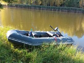 Aqua boat
