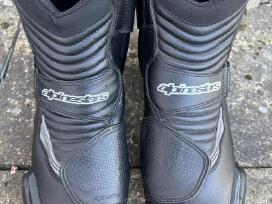 44 dydžio Alpinestars Smx1r moto batai.