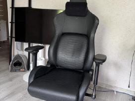 Razer Iskur