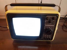 Šilelis 405d, yra laidas, gaudo radio stotis