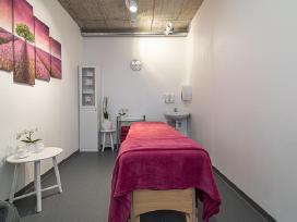 Parduodu Pilnai Įrengta Grožio Saloną