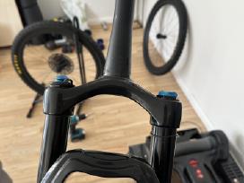 Fox Rythm 32 amortizatorius / šakė MTB
