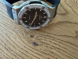 Hublot Classic Fusion Titanium Diamonds 38 mm 565
