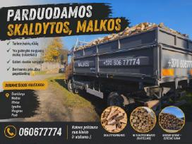 Tvarkingai sukrautos malkos
