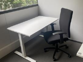 Ikea Reguliuojamo aukščio darbo stalas su kėde