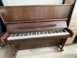 Petrof pianinas