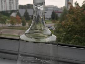 Grafinas su raižiniais