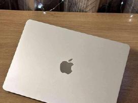 MacBook Air 13.6 M2 / 8gb RAM / 512gb SSD