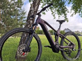 Cube Stereo Race 625 L dydžio hibridas 2022m.