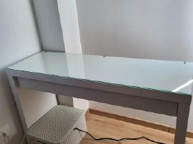 Ikea Malm kosmetinis staliukas