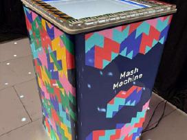 Parduodamas „Mash Machine“ muzikos aparatas