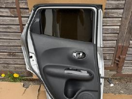 Nissan Juke galinės kairės pusės durys