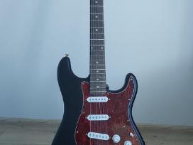Parduodu naudotą elektrinę gitarą