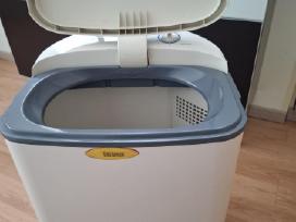 Pusiau automatine skalbimo mašina