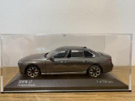 Bmw i7 M70