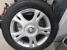 VW Touareg ratlankiai su padangomis