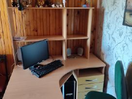 Kampinis rašomasis-kompiuterinis stalas