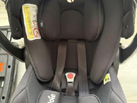 Dvi automobilines kedutes