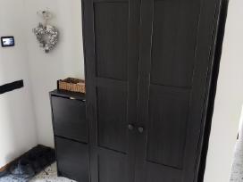 Rūbų spinta ir batų dėžė Ikea