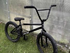 Parduodu savo mažai naudota dviratį BMX.