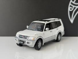 Mitsubishi Pajero 1:43