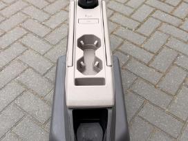 VW Multivan T7 multifunkcinis staliukas