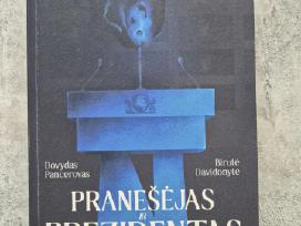 Knyga Pranešėjas ir Prezidentas