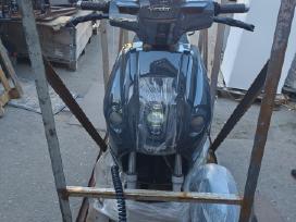 Parduodu elektrinį motorolerį.