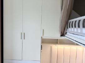 Puikios būklės itališki vaiko kambario baldai