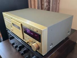 Teac V-1030 (3 galvuciu)
