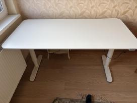 Elektrinis reguliuojamo aukščio stalas Ikea Bekan