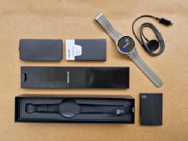 Titaninis „Samsung Galaxy Watch 5 Pro“